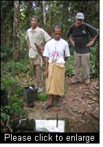 Rubber production in a number of biodiversity-rich agroforests in Indonesia is proof that production and conservation are not mutually exclusive. However, without greater support, these areas could rapidly turn into more lucrative monocultures, such as oil palm plantations (Photo: J.-L. Pfund, 2006).