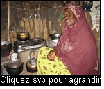 Dans un projet mené en Ethiopie, les ménages utilisent des fours à éthanol de fabrication locale au lieu de fours à kérosène ou à bois. (Photo : Association GAIA) 